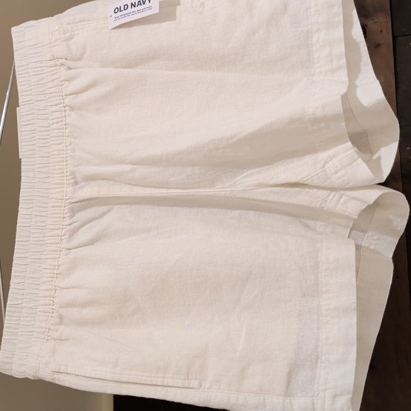 Old Navy Women's High Waist White Shorts Size S - Picture 3 of 10